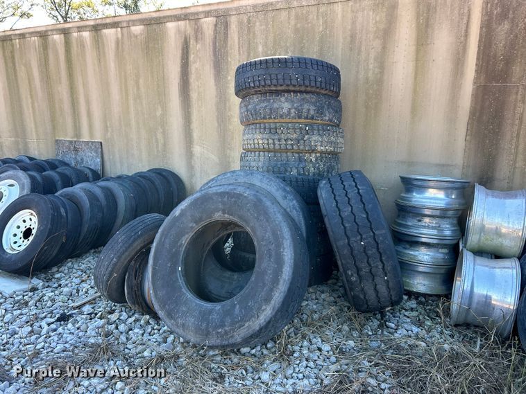 image for item ET6510 Tires and wheels 