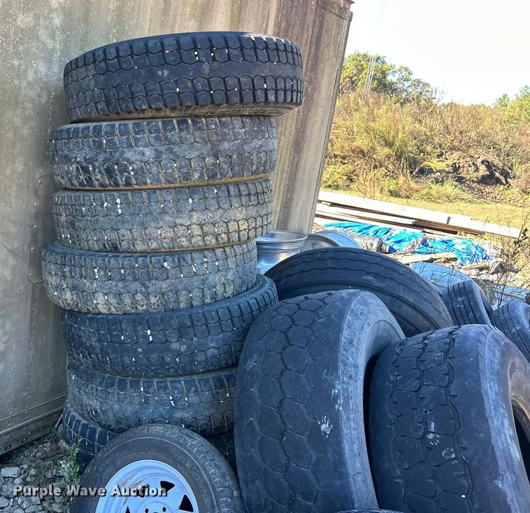 image for item ET6510 Tires and wheels 