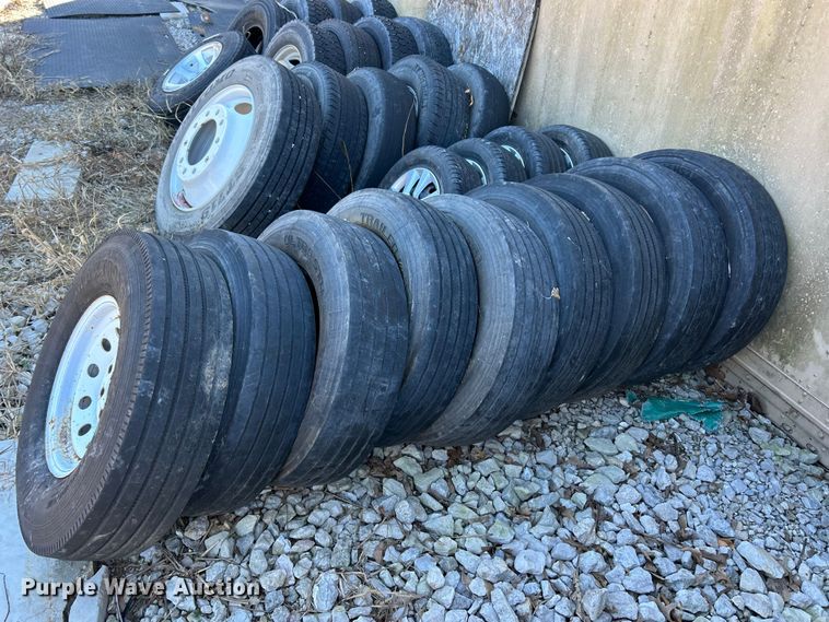 image for item ET6510 Tires and wheels 