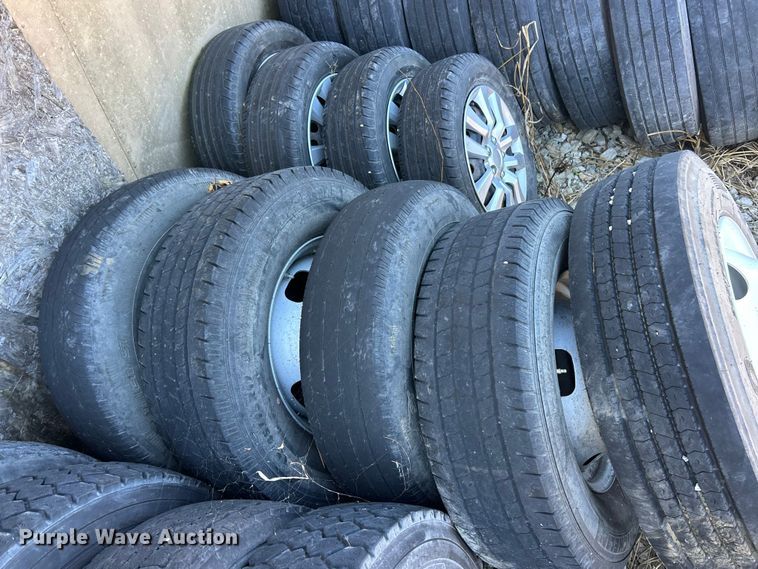 image for item ET6510 Tires and wheels 