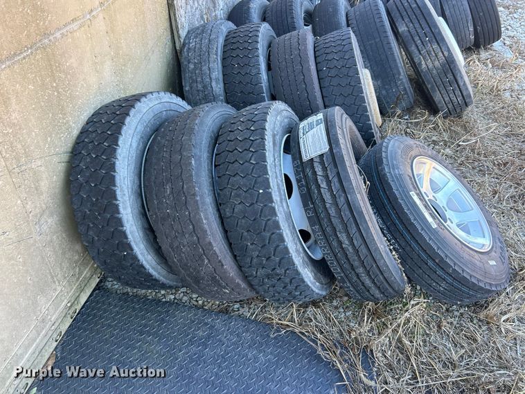 image for item ET6510 Tires and wheels 