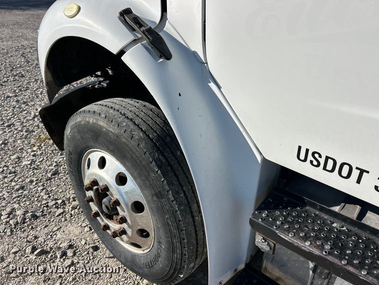 image for item ET6511 2009 Freightliner Business Class M2 Chipper truck