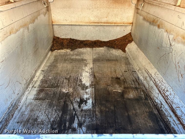 image for item ET6511 2009 Freightliner Business Class M2 Chipper truck