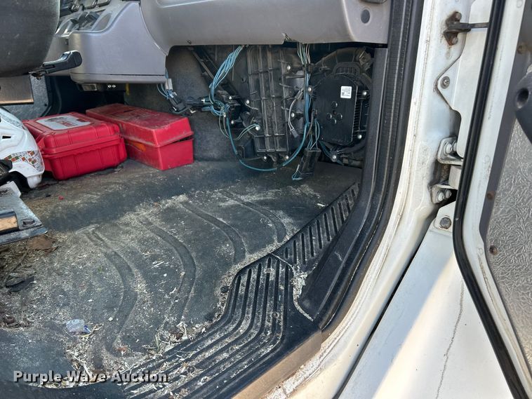 image for item ET6511 2009 Freightliner Business Class M2 Chipper truck