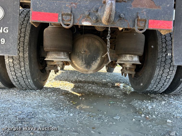 image for item ET6511 2009 Freightliner Business Class M2 Chipper truck