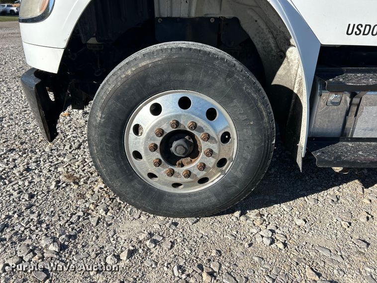 image for item ET6511 2009 Freightliner Business Class M2 Chipper truck