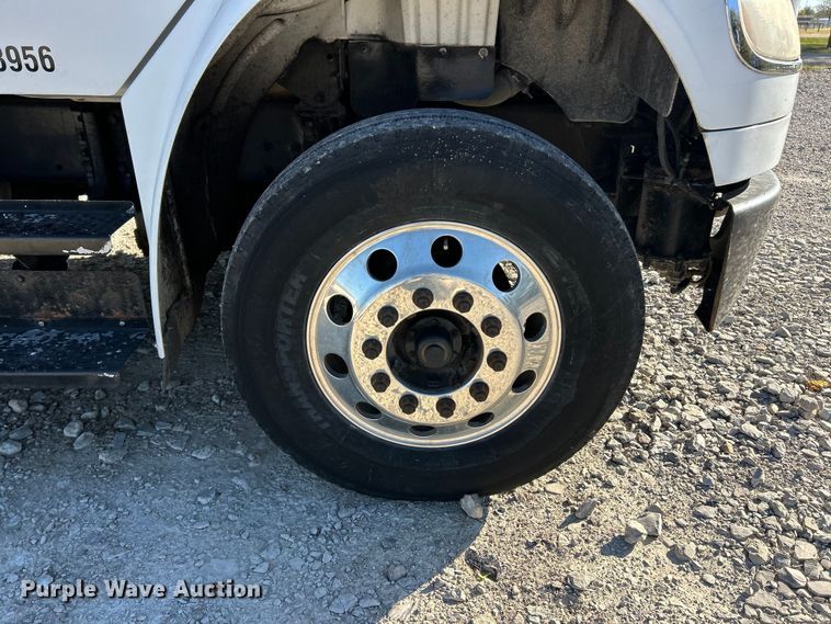 image for item ET6511 2009 Freightliner Business Class M2 Chipper truck