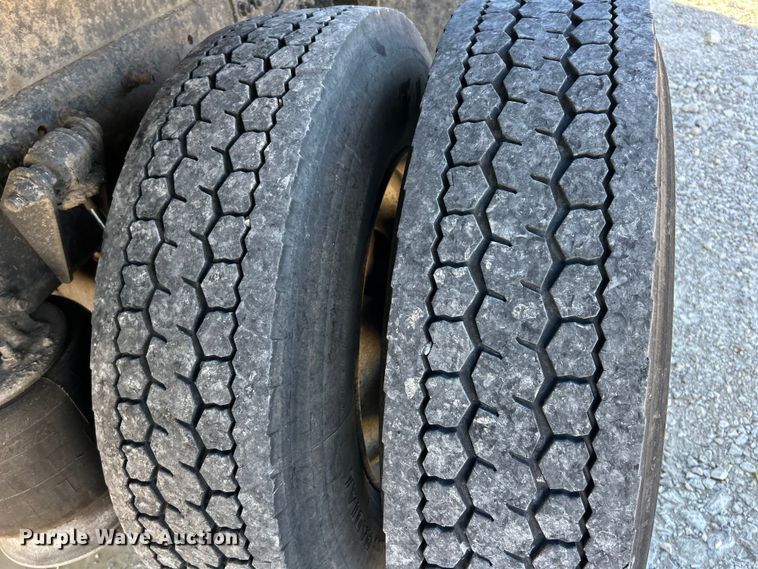 image for item ET6511 2009 Freightliner Business Class M2 Chipper truck