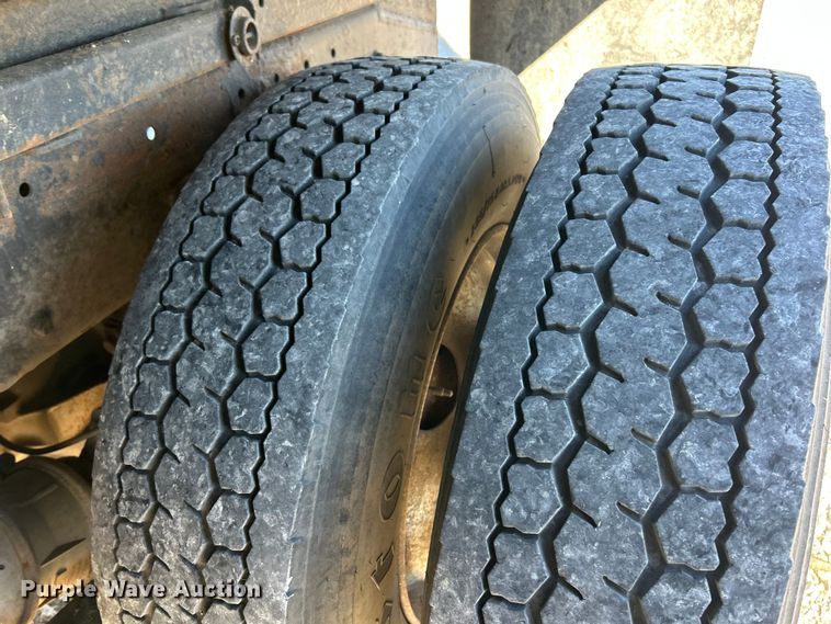 image for item ET6511 2009 Freightliner Business Class M2 Chipper truck