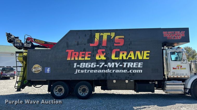 image for item ET6518 2012 Western Star 4900SB grapple crane truck