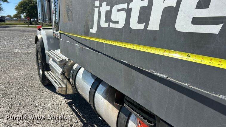 image for item ET6518 2012 Western Star 4900SB grapple crane truck