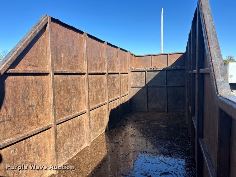 image for item ET6518 2012 Western Star 4900SB grapple crane truck