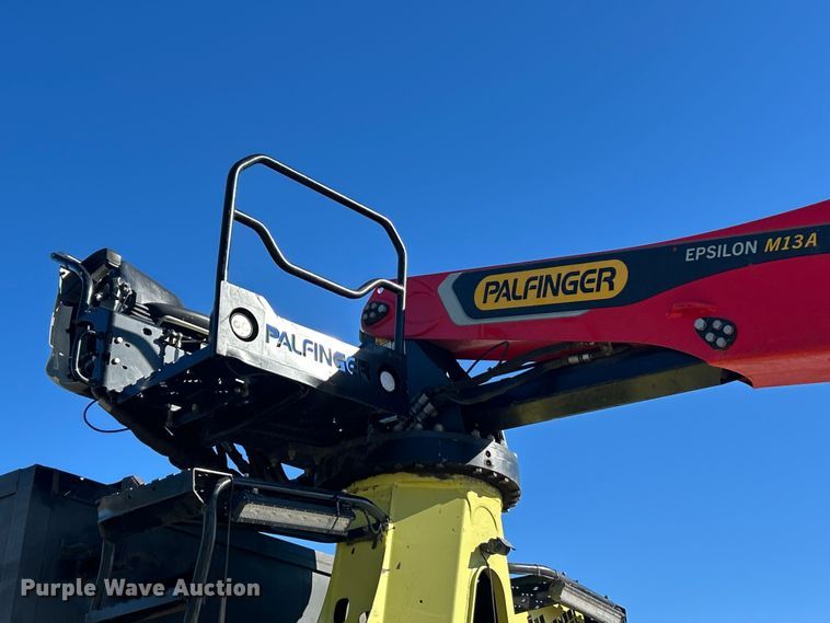 image for item ET6518 2012 Western Star 4900SB grapple crane truck