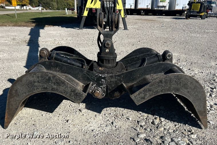 image for item ET6518 2012 Western Star 4900SB grapple crane truck