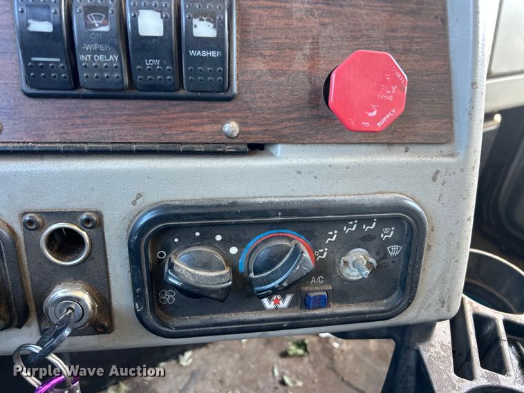 image for item ET6518 2012 Western Star 4900SB grapple crane truck