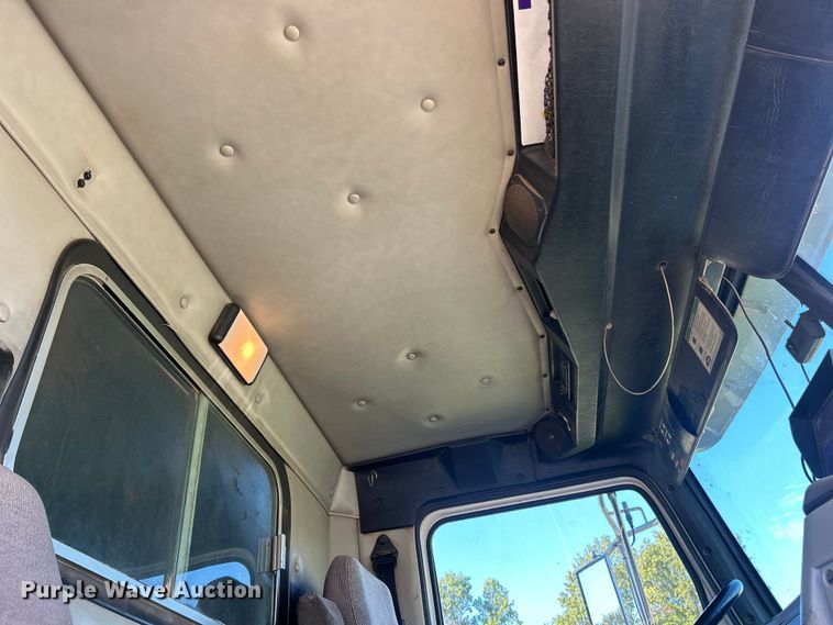 image for item ET6518 2012 Western Star 4900SB grapple crane truck