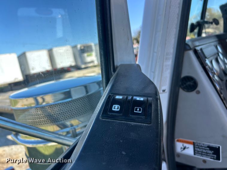 image for item ET6518 2012 Western Star 4900SB grapple crane truck