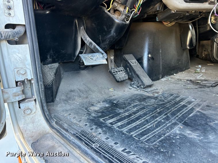 image for item ET6518 2012 Western Star 4900SB grapple crane truck