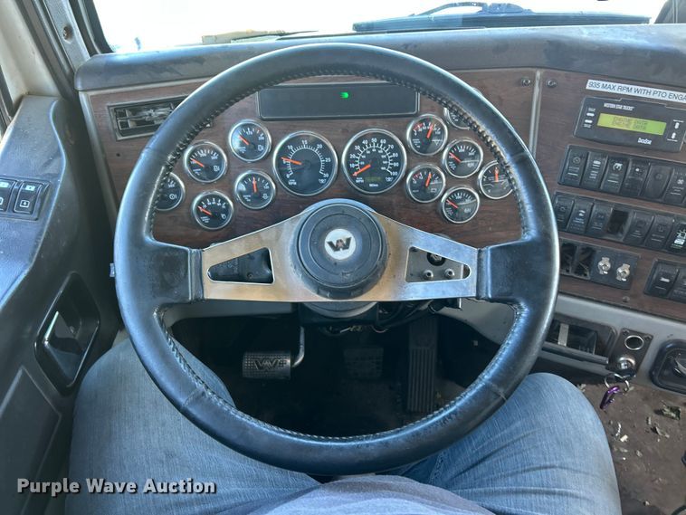 image for item ET6518 2012 Western Star 4900SB grapple crane truck