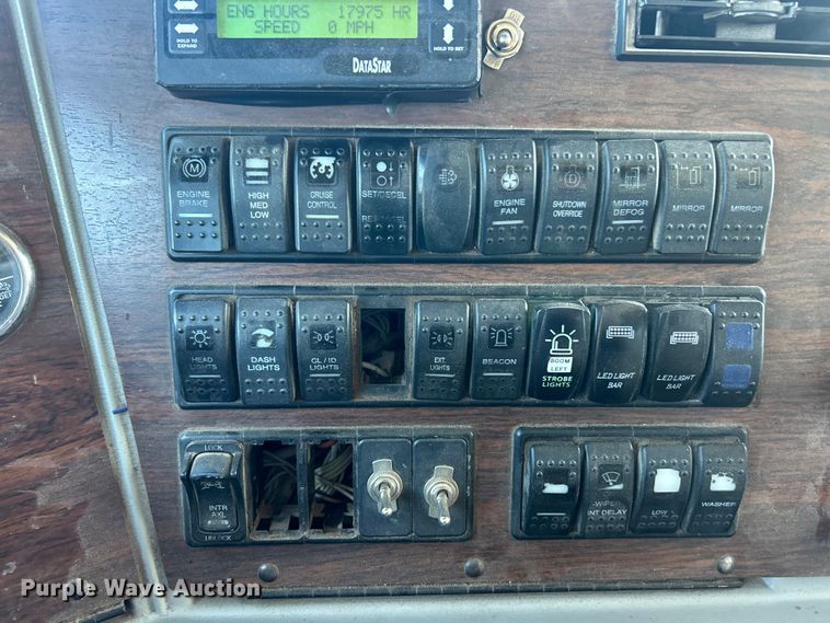 image for item ET6518 2012 Western Star 4900SB grapple crane truck