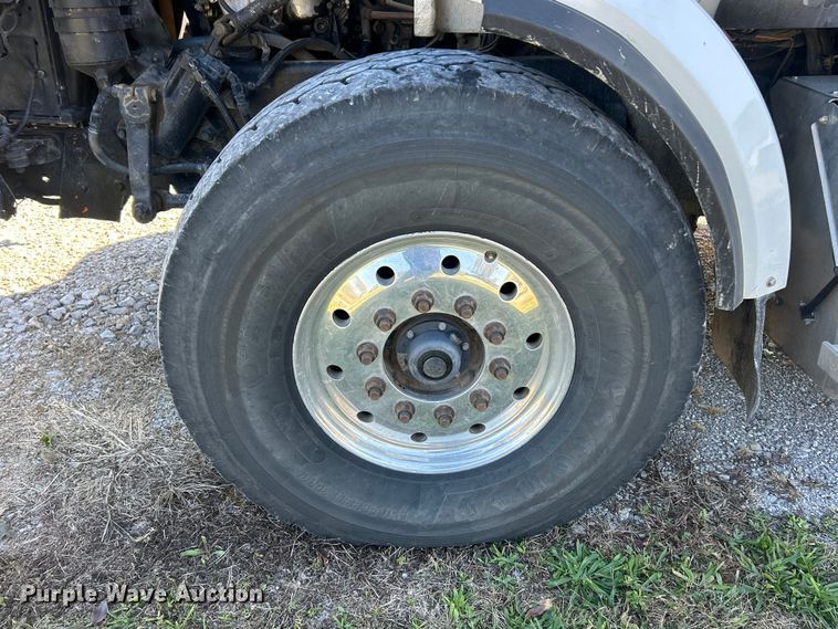 image for item ET6518 2012 Western Star 4900SB grapple crane truck