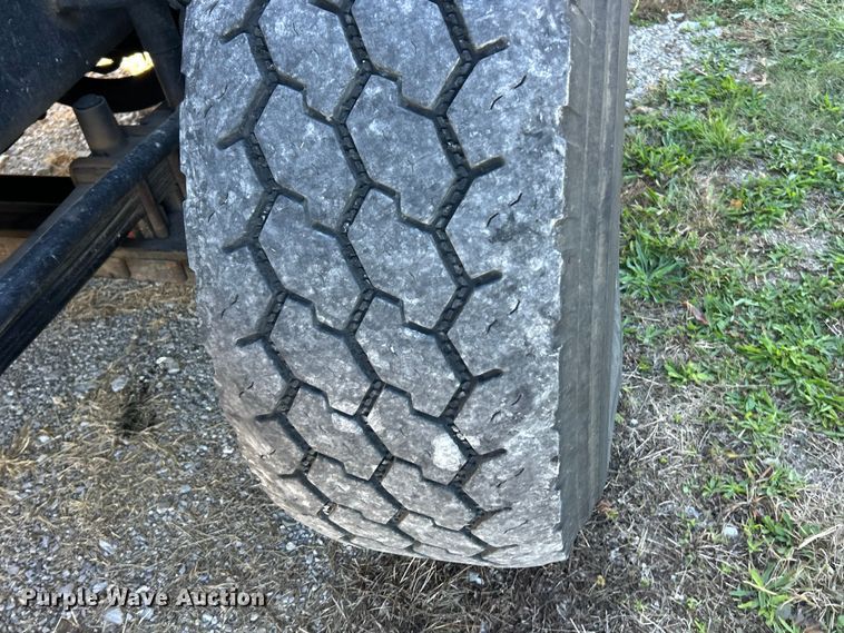 image for item ET6518 2012 Western Star 4900SB grapple crane truck