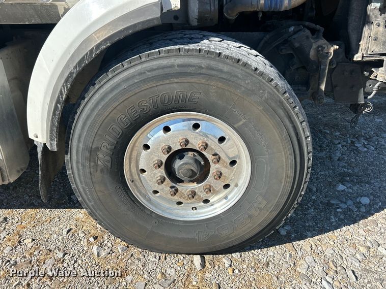 image for item ET6518 2012 Western Star 4900SB grapple crane truck