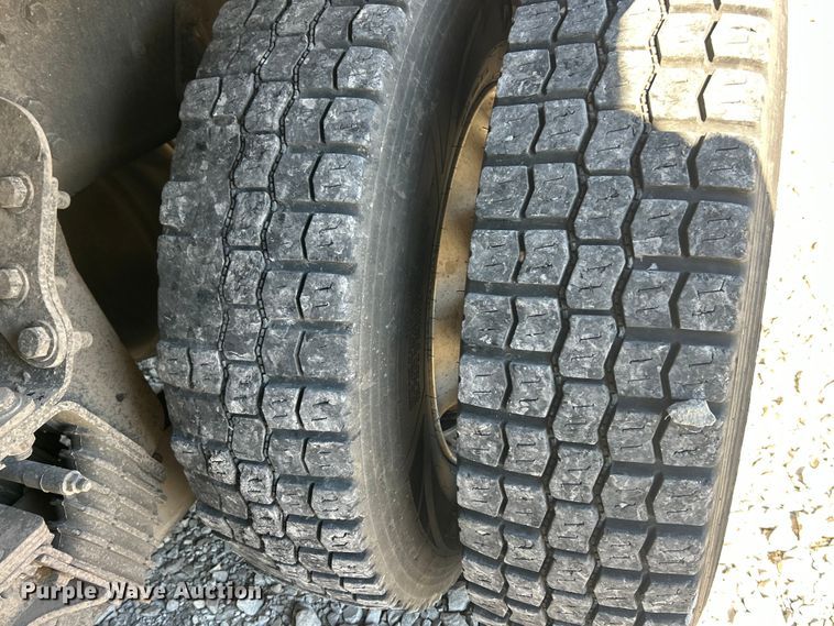 image for item ET6518 2012 Western Star 4900SB grapple crane truck