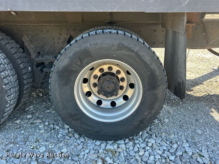 image for item ET6518 2012 Western Star 4900SB grapple crane truck