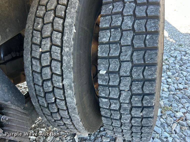 image for item ET6518 2012 Western Star 4900SB grapple crane truck