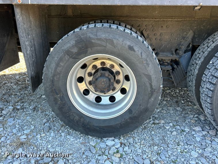 image for item ET6518 2012 Western Star 4900SB grapple crane truck