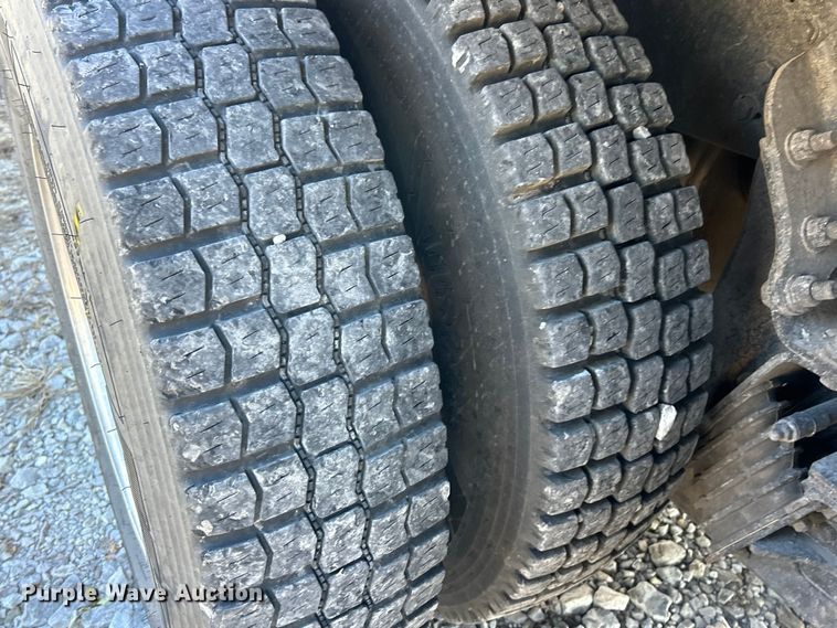 image for item ET6518 2012 Western Star 4900SB grapple crane truck