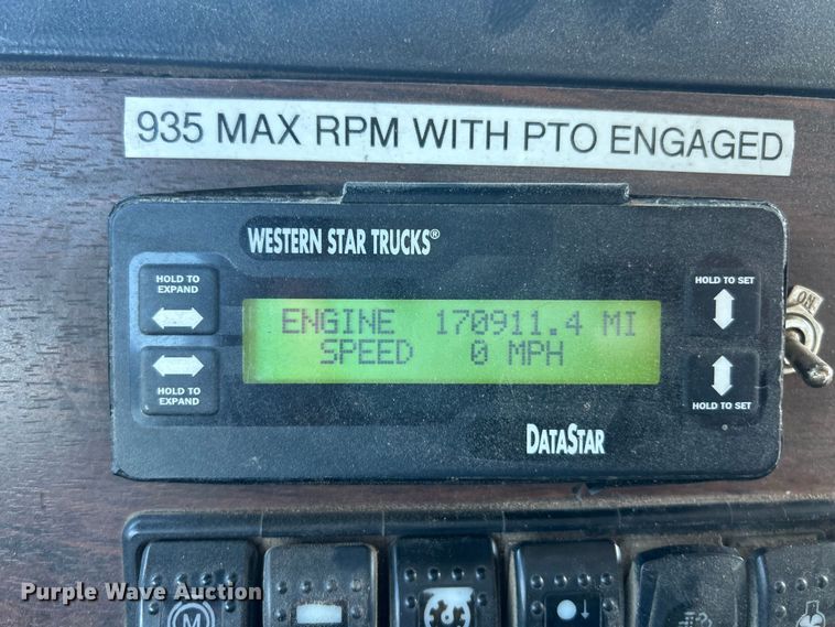 image for item ET6518 2012 Western Star 4900SB grapple crane truck