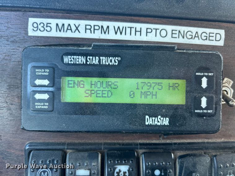 image for item ET6518 2012 Western Star 4900SB grapple crane truck