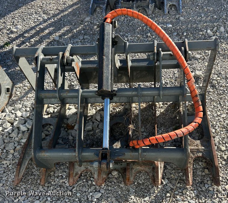 image for item ET6524 Ryan's Equipment 448 skid steer grapple bucket