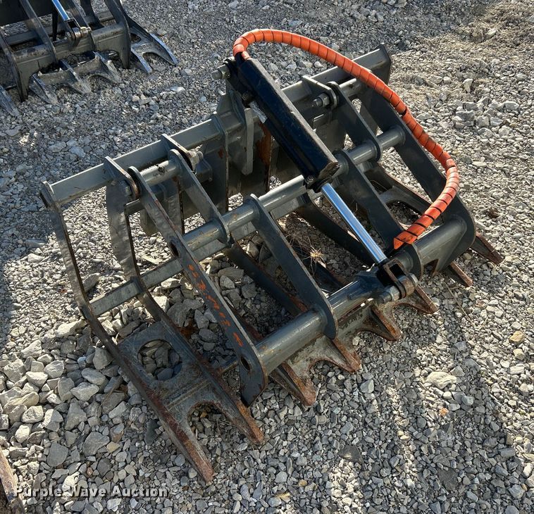 image for item ET6524 Ryan's Equipment 448 skid steer grapple bucket