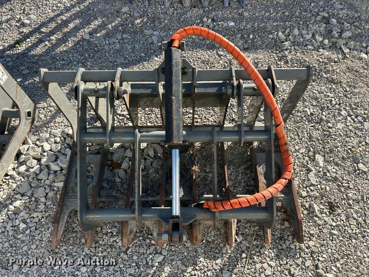 image for item ET6524 Ryan's Equipment 448 skid steer grapple bucket