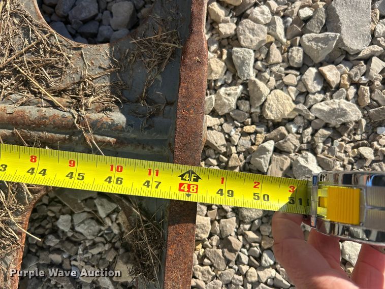 image for item ET6524 Ryan's Equipment 448 skid steer grapple bucket