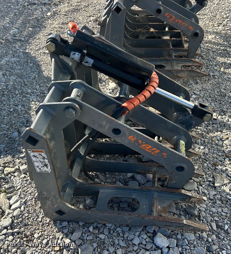 image for item ET6525 Ryan's Equipment 436 skid steer grapple bucket