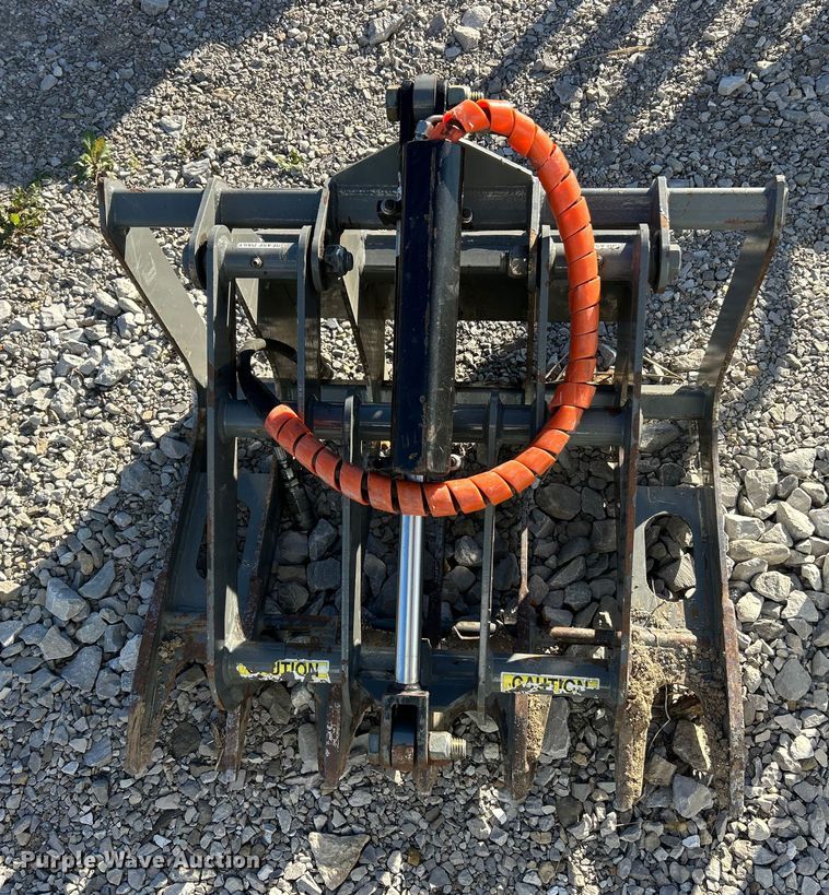 image for item ET6525 Ryan's Equipment 436 skid steer grapple bucket