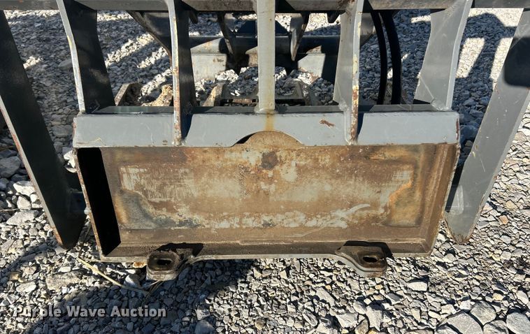 image for item ET6525 Ryan's Equipment 436 skid steer grapple bucket