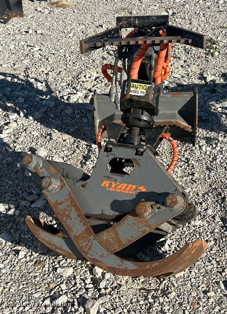 image for item ET6526 Ryan's Equipment 4252 skid steer log grapple