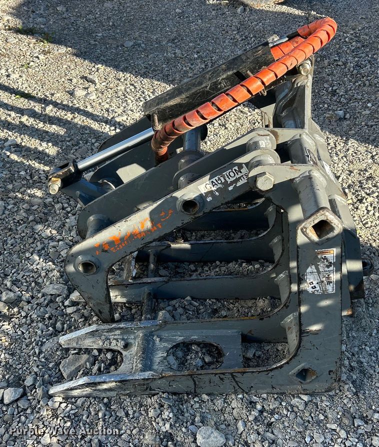 image for item ET6528 Ryan's Equipment 336 skid steer grapple bucket