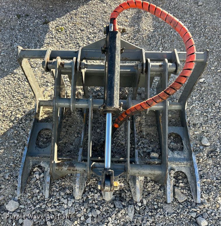 image for item ET6528 Ryan's Equipment 336 skid steer grapple bucket