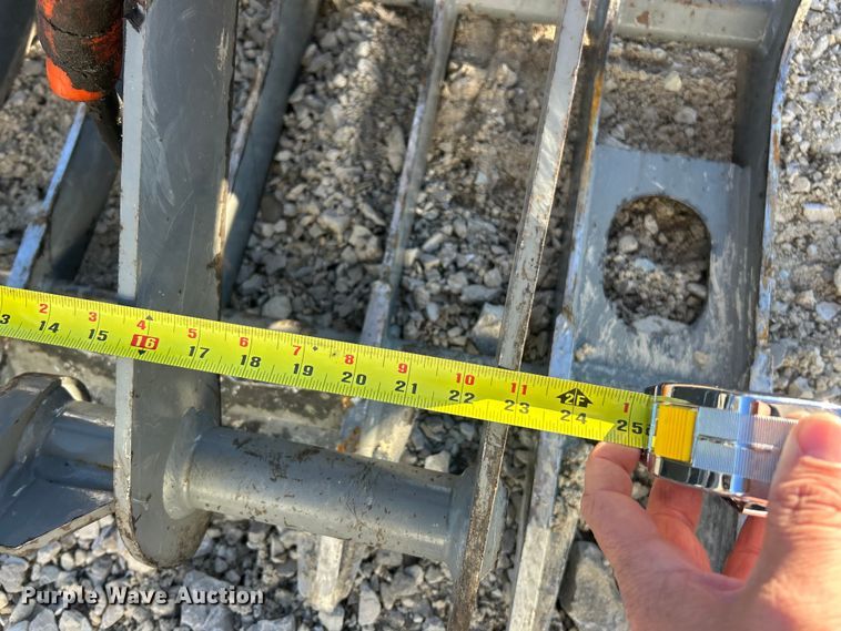 image for item ET6528 Ryan's Equipment 336 skid steer grapple bucket