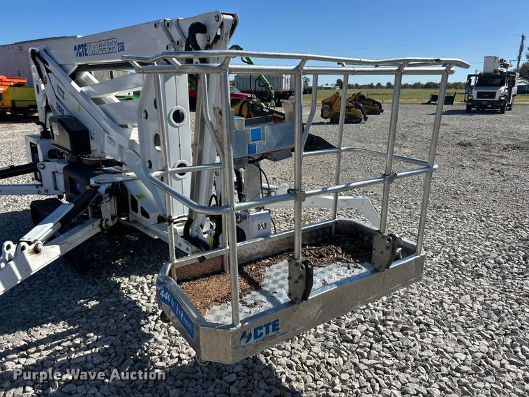 image for item ET6532 2022 CTE 230 boom lift