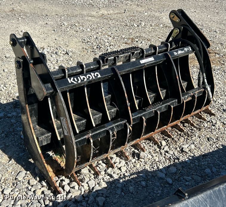 image for item ET6533 Kubota skid steer grapple bucket