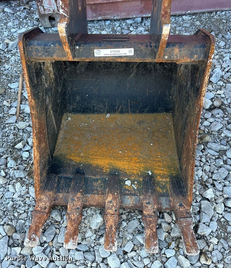 image for item ET6536 Kubota excavator bucket