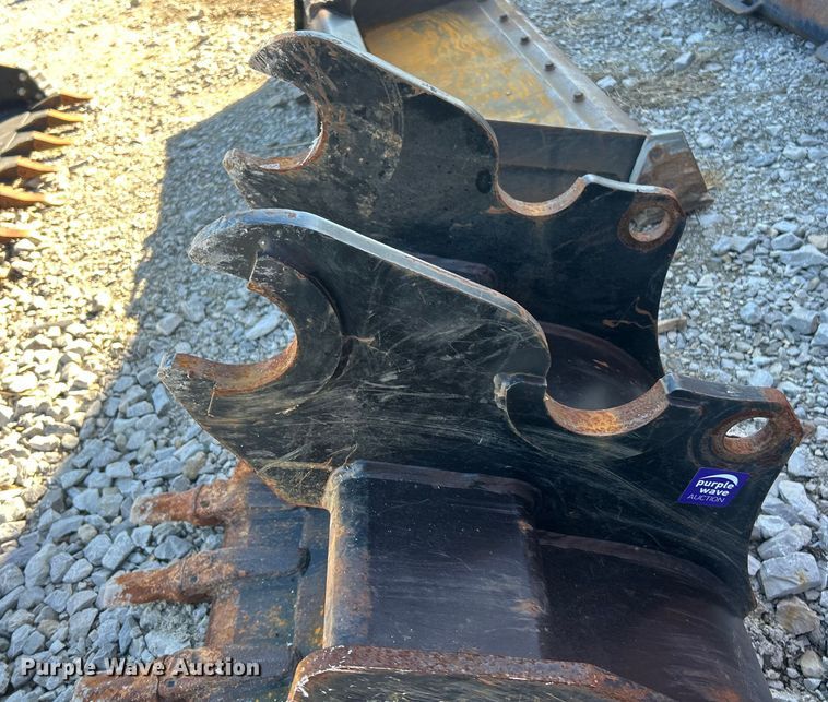 image for item ET6536 Kubota excavator bucket