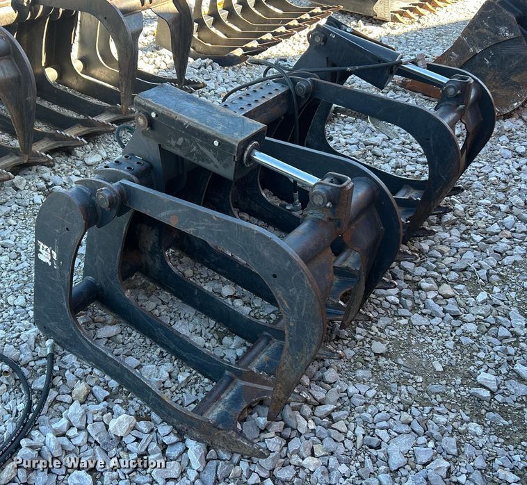 image for item ET6537 2012 Bobcat GRPL 72 ROOT skid steer grapple bucket